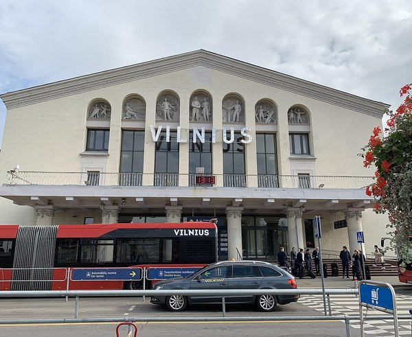 Vilnius_Airport_Edifice,_Lithuania