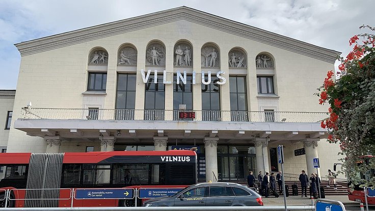 Vilnius_Airport_Edifice,_Lithuania