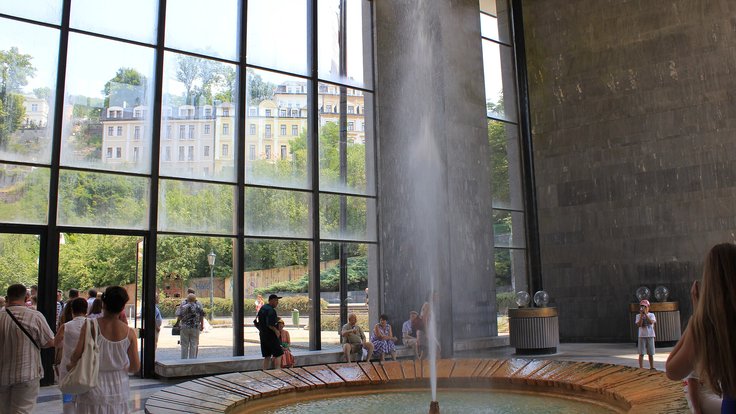 Vřídlo_Karlovy_Vary_2010_1