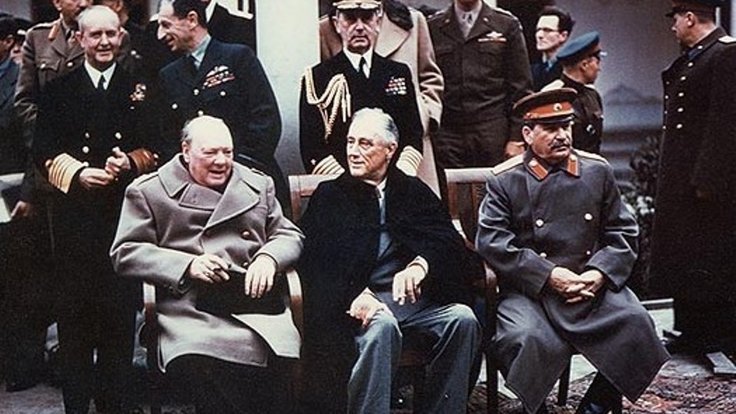 Yalta_summit_1945_with_Churchill,_Roosevelt,_Stalin