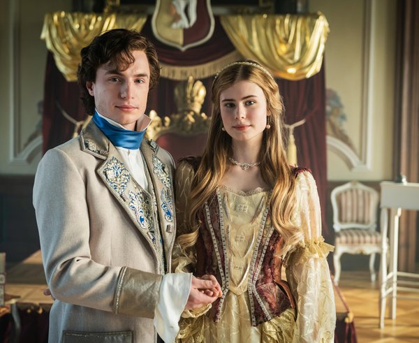 Hlavní role prince Armina a princezny Elvíry ztvárnili Oskar Hes a Sofie Anna Švehlíková