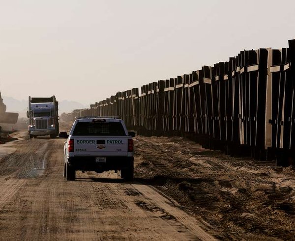 a-us-border-patrol-vehicle-patrols-the-road-that-7e8819-1024