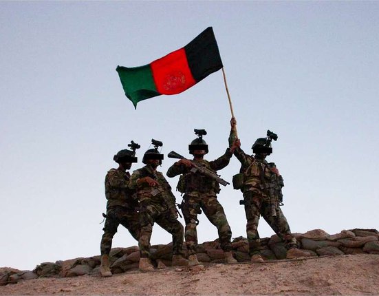 afghan-commandos-reenact-raising-their-nations-flag-077a83-1024