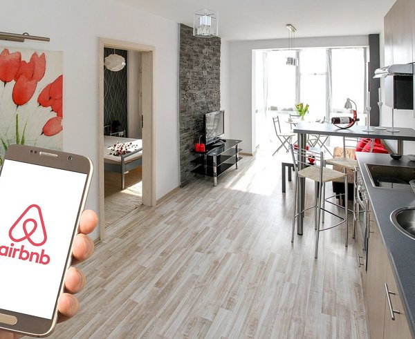 airbnb-3399753_1280