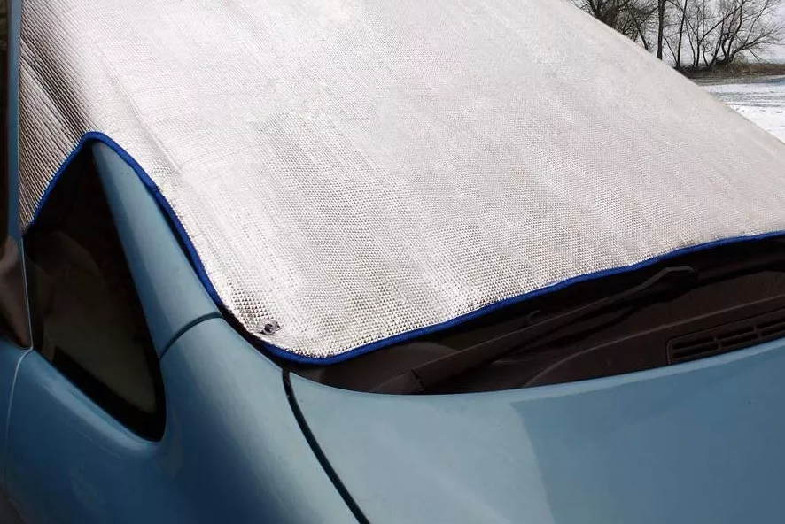 alu-clona-na-celni-sklo-auta-van-a-suv-proti-namraze-a-slunci-mega-204x95-cm-apa-32307-886x