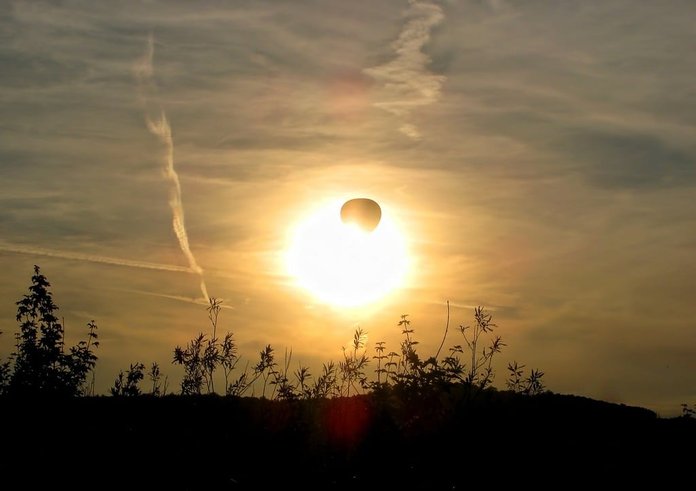 balloon-hot-air-balloon-sun-sunset-nature-landscapes-3e32ee-1024