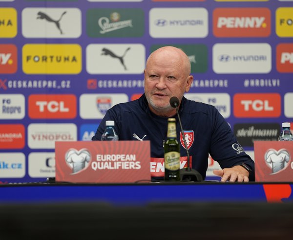 Ivan Hašek před utkáním s Chorvatskem.