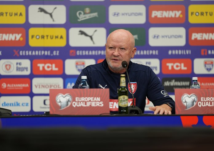 Ivan Hašek před utkáním s Chorvatskem.