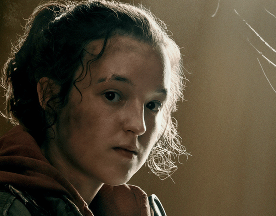 Bella Ramsey v seriálu The Last of Us.