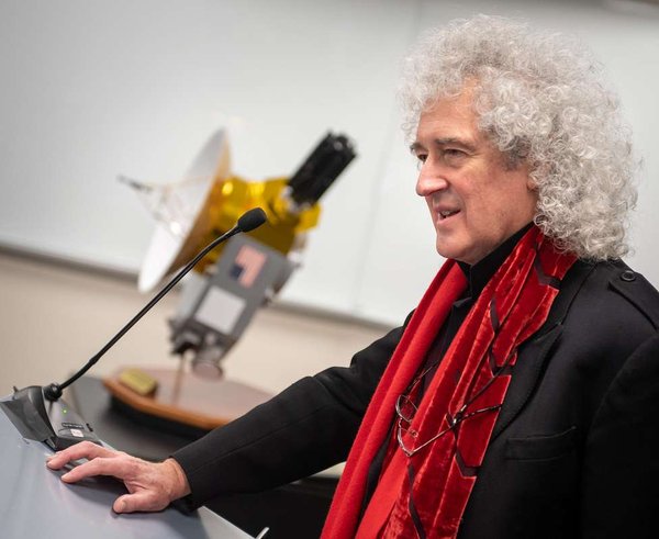 brian-may-nhq201812310026-cae857-1024