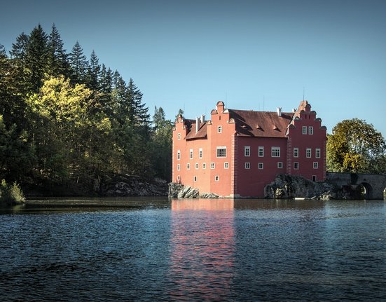 Červená lhota