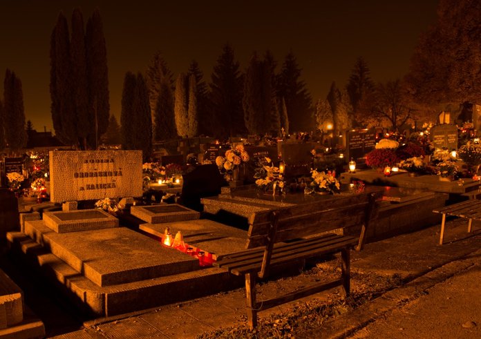 cemetery_candles_night_dark_dead_the_tomb_of_monument_the_deceased-1059008