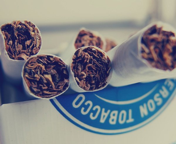 cigarettes-923183_1280