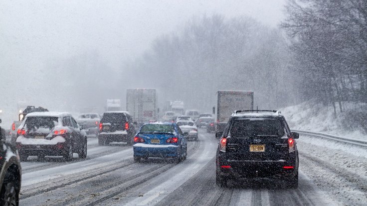 driving-2053388_1280