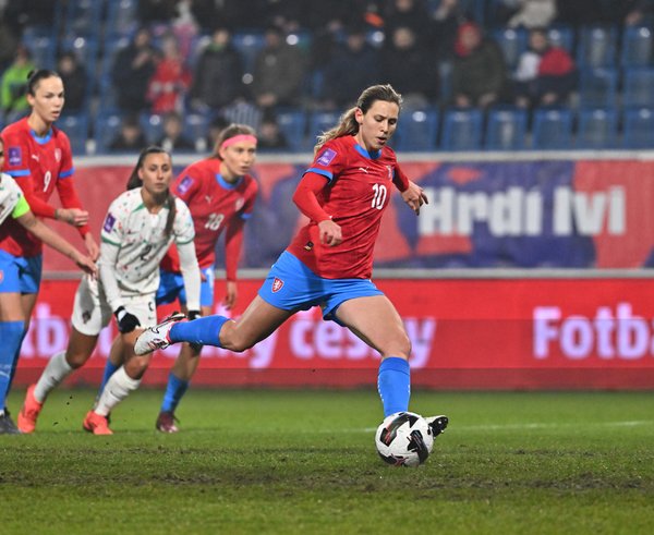 Kateřina Svitková vstřelila gól z penalty.