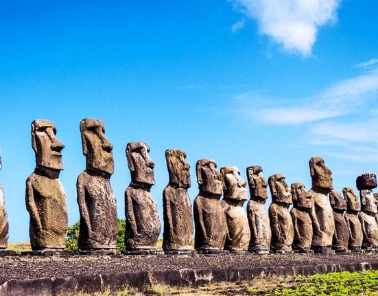 easter-island-statues2_1600.jpg