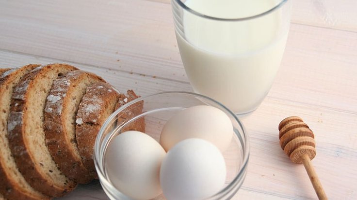 vajíčka, chleba, mléko