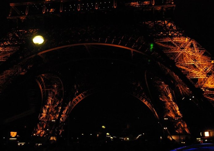 eiffel-tower-paris-night-3fe868-1024