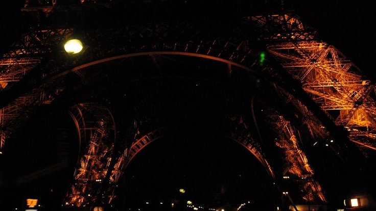 eiffel-tower-paris-night-3fe868-1024