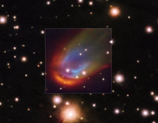 Snímek VLT mrtvé hvězdy vytvářející rázovou vlnu při svém pohybu vesmírem