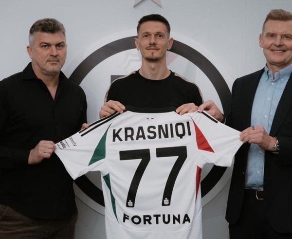 Ermal Krasniqi oblékne dres Legie Varšava.