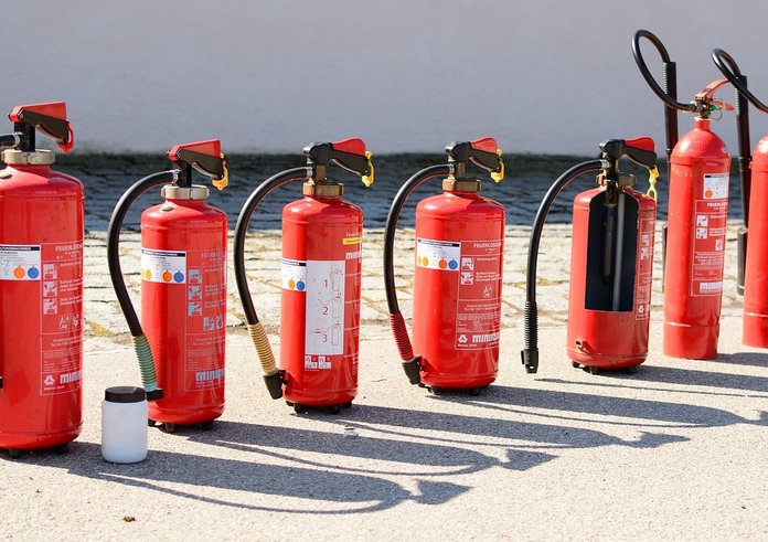 fire-extinguisher-712975_1280