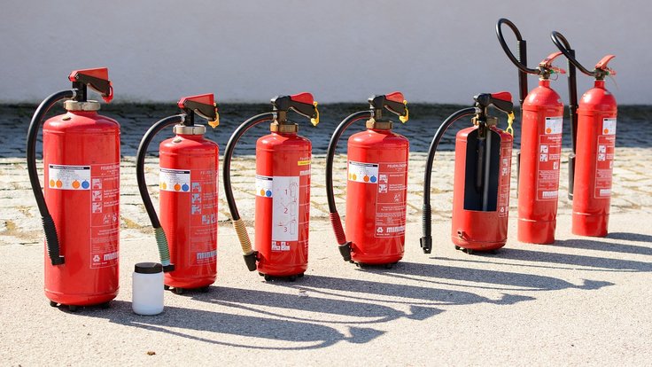 fire-extinguisher-712975_1280