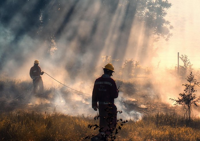 firemen-7692824_1280