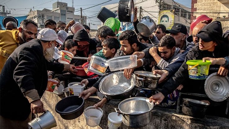 food-distribution-al-shaboura-camp-in-gaza-media