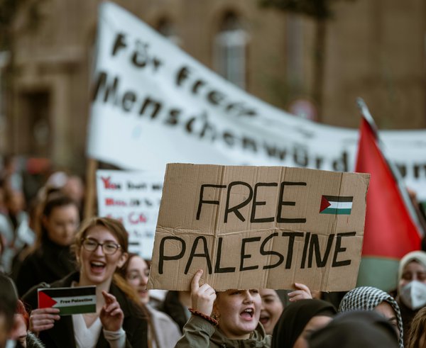 free-photo-of-palestine-solidarity-protest-in-germany
