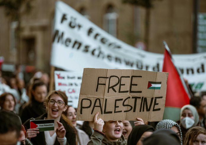 free-photo-of-palestine-solidarity-protest-in-germany