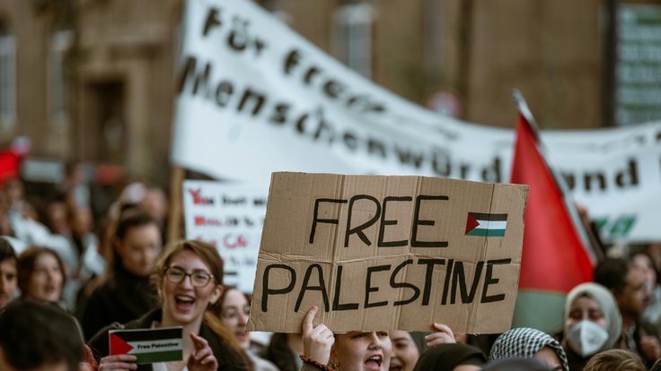 free-photo-of-palestine-solidarity-protest-in-germany