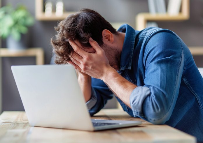 frustrated-man-8836744_1920