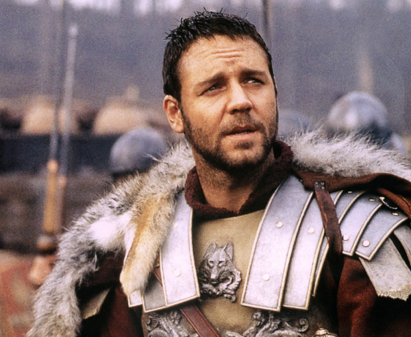 Russell Crowe ve filmu Gladiátor (2000)