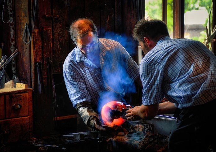 glassblowing-6917877_1280