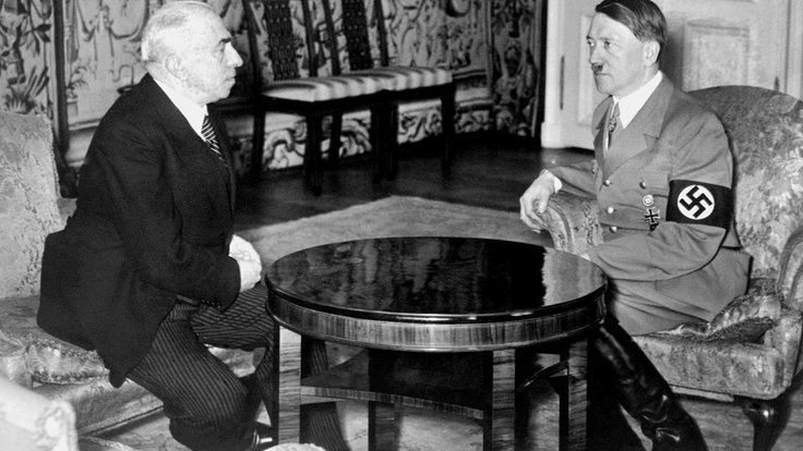 Hitler_in_Prague_with_Czech_president_Emil_Hacha