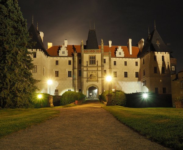 Hradozámecká noc na zámku Žleby