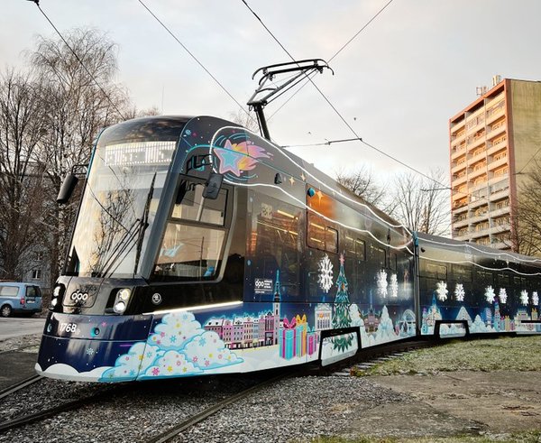 Ostravská vánoční tramvaj.