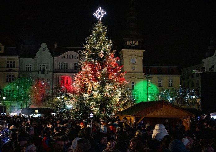 Vánoční strom v Ostravě z roku 2024.