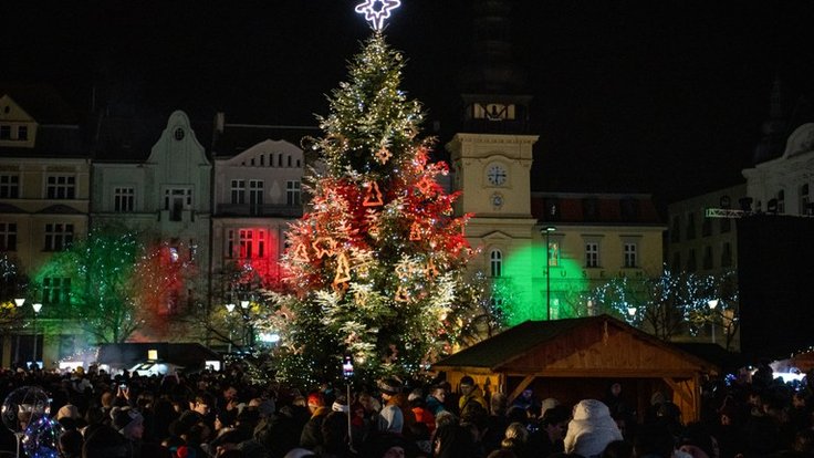 Vánoční strom v Ostravě z roku 2024.