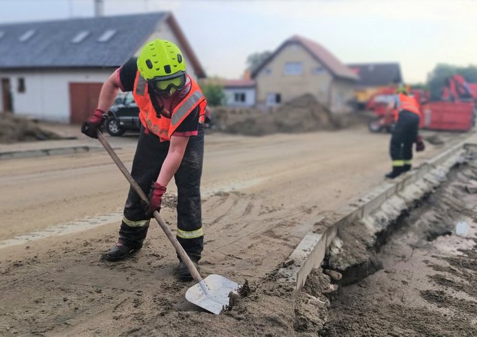 Odklízení následků povodní