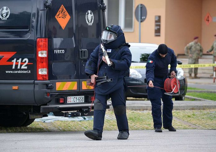 italian-carabinieri-of-the-nucleo-artificieri-antisabotaggio-f01b98