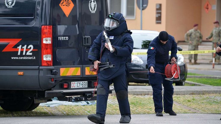 italian-carabinieri-of-the-nucleo-artificieri-antisabotaggio-f01b98