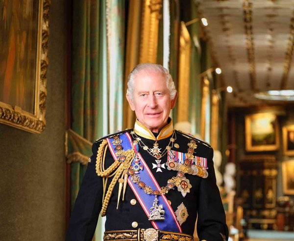 king-charles-official-portrait-9d0008dd9dd94301b8ad0d94e92b6f4b