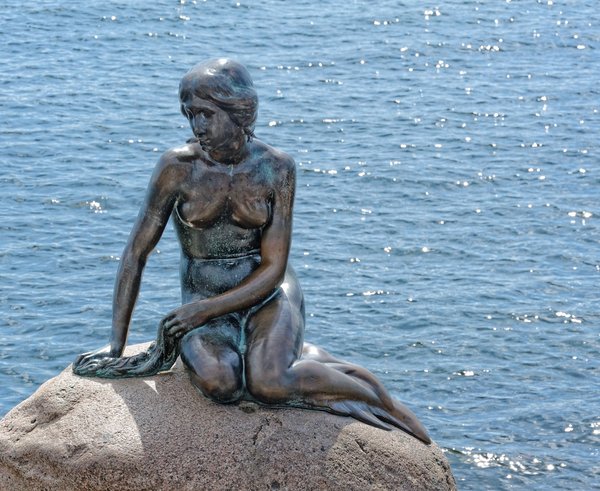 Socha mořské panny v Kodani.