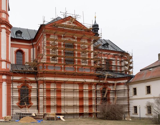 Takhle vypadal kostel během rekonstrukce.