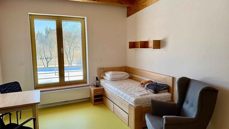 kraj-otevrel-nove-byty-pro-dusevne-nemocne-v-rokytnici-05_denik-galerie-800@2x