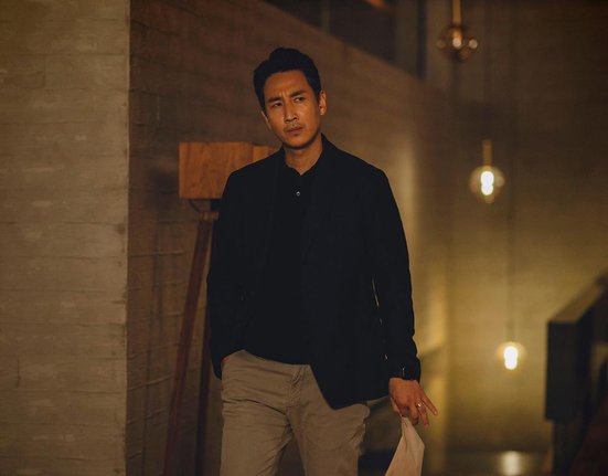 Herec Seon-gyoon Lee ve filmu Parazit (2019).