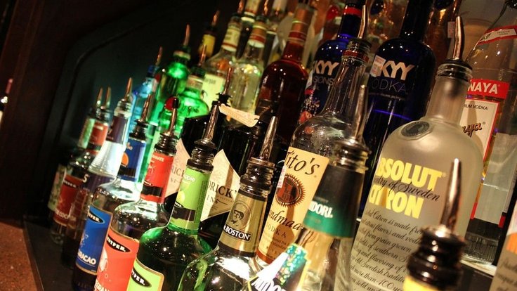 liquor-alcohol-bar-food-drink-3ec871-1024