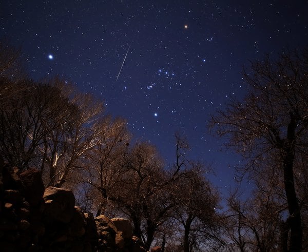 meteor-geminidy-zvezdy-iran